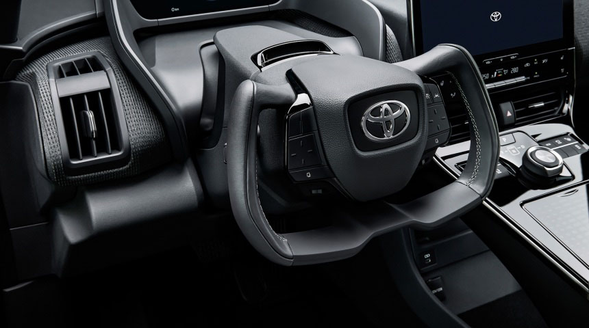 A Toyota 2024-ben kezdi az elektromos kormányművel szerelt autók gyártását
