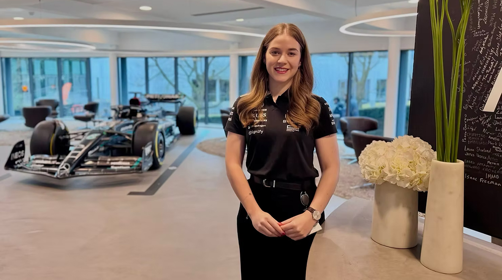 A Mercedes Forma&ndash;1-es csapat&aacute;n&aacute;l gyakornok